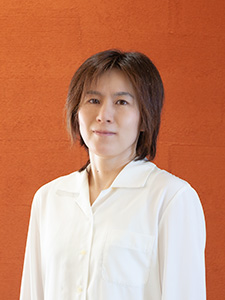 尾崎 亜衣